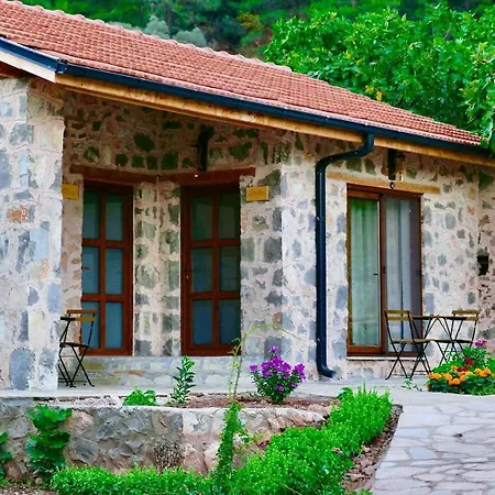 Dedehan Retreat Hotel *