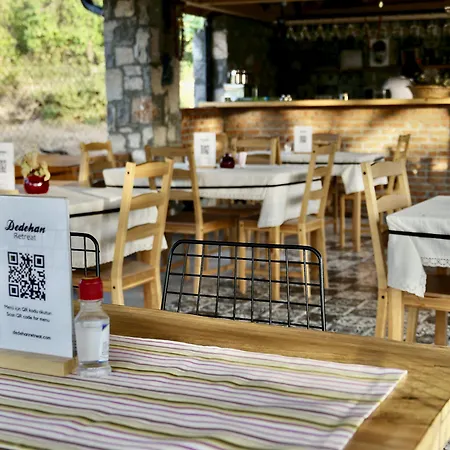 Dedehan Retreat فندق