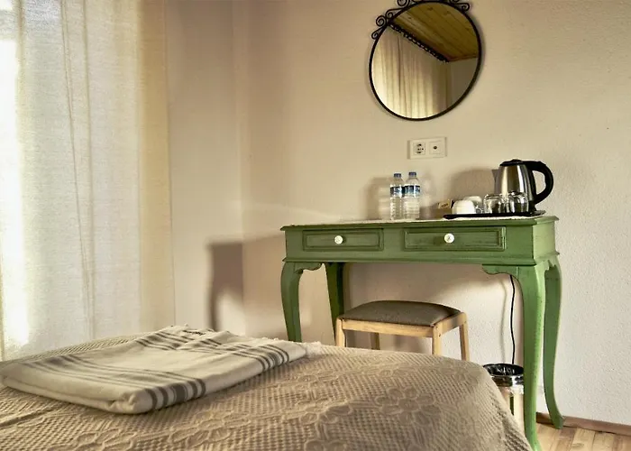 Отель Dedehan Retreat *